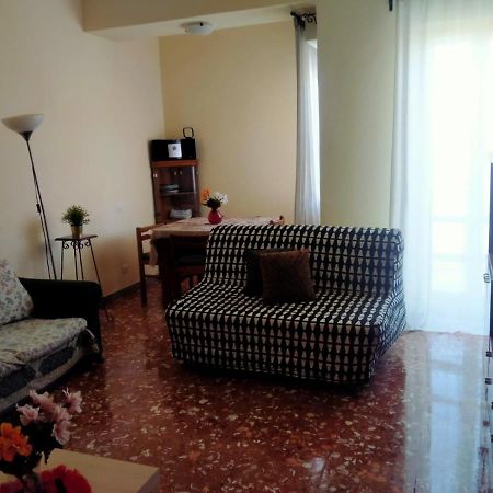 Happy House Mare Di Roma Villa ลิโด ดิ ออสเตีย ภายนอก รูปภาพ