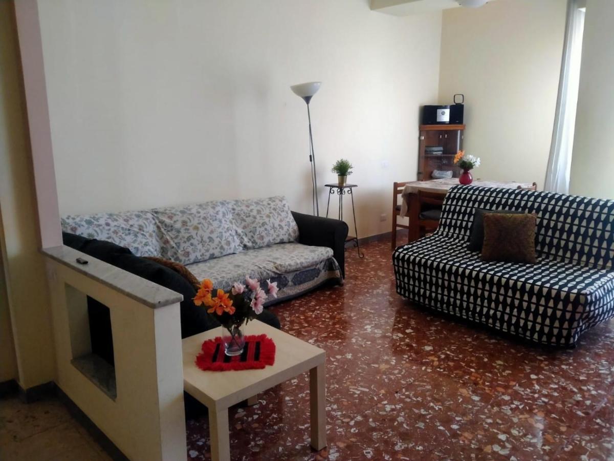 Happy House Mare Di Roma Villa ลิโด ดิ ออสเตีย ภายนอก รูปภาพ