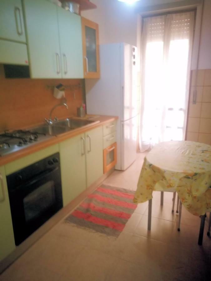 Happy House Mare Di Roma Villa ลิโด ดิ ออสเตีย ภายนอก รูปภาพ